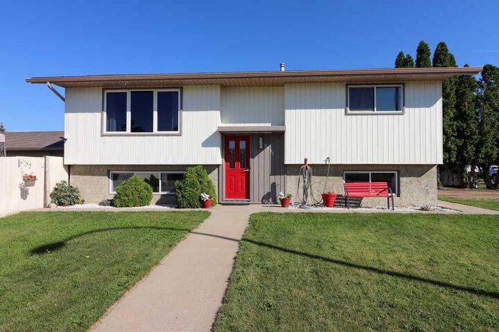 2195 Southview Drive SE — photo 1