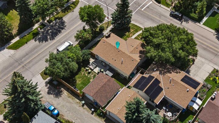 Property Photo:  7304 Silver Springs Road NW  AB T3B 4E6 