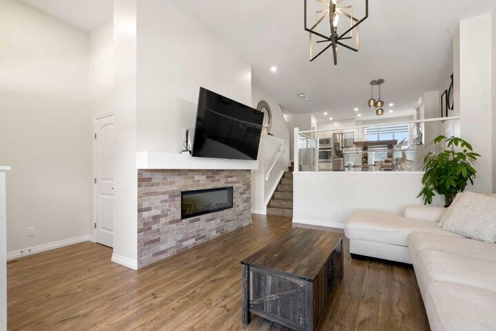 Property Photo:  31 Magnolia Grove SE  AB T3M 3T2 