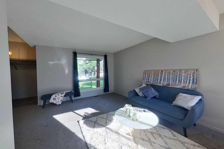 Property Photo:  41 South Ridge Crescent SW  AB T1B 2P2 