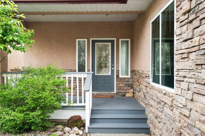 Property Photo:  79 Royal Crest Way NW  AB T3G 4M9 