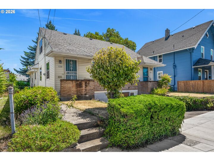 Property Photo: 1326 NE 60th Ave OR 97213