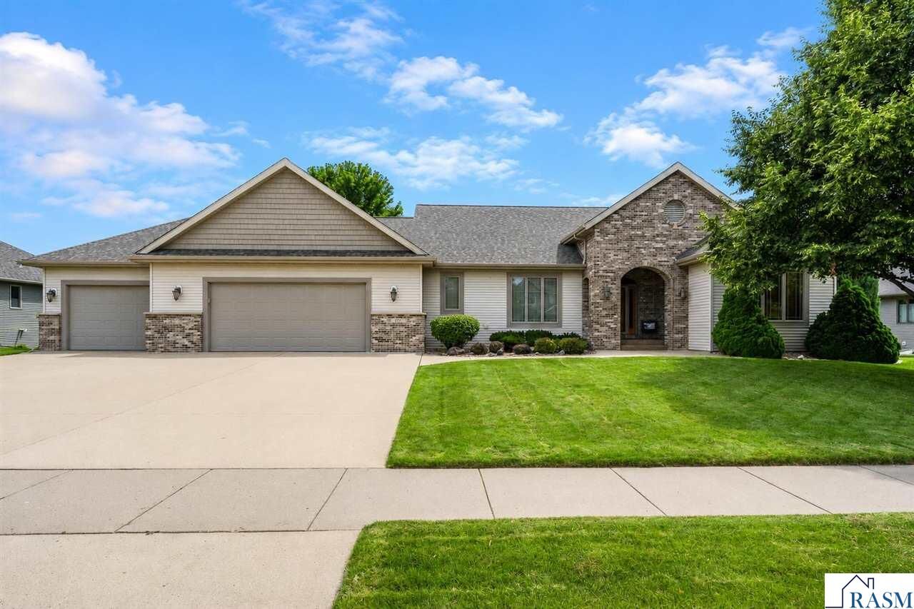 Property Photo:  117 Grovebrook Drive  MN 56001 