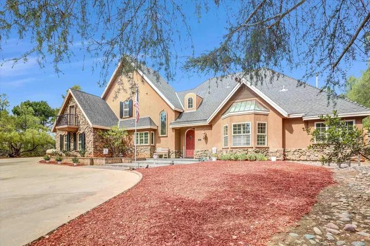 Property Photo:  882 Alpine Heights Rd  CA 91901 