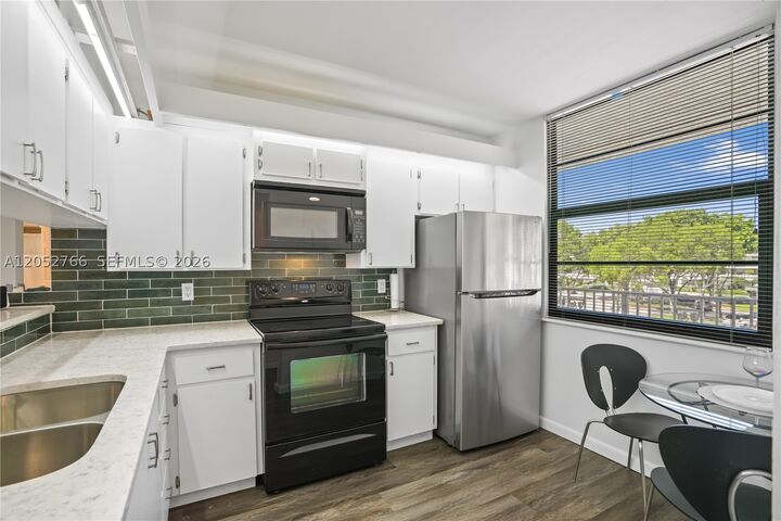 Property Photo: 3516 Whitehall Dr 301 FL 33401