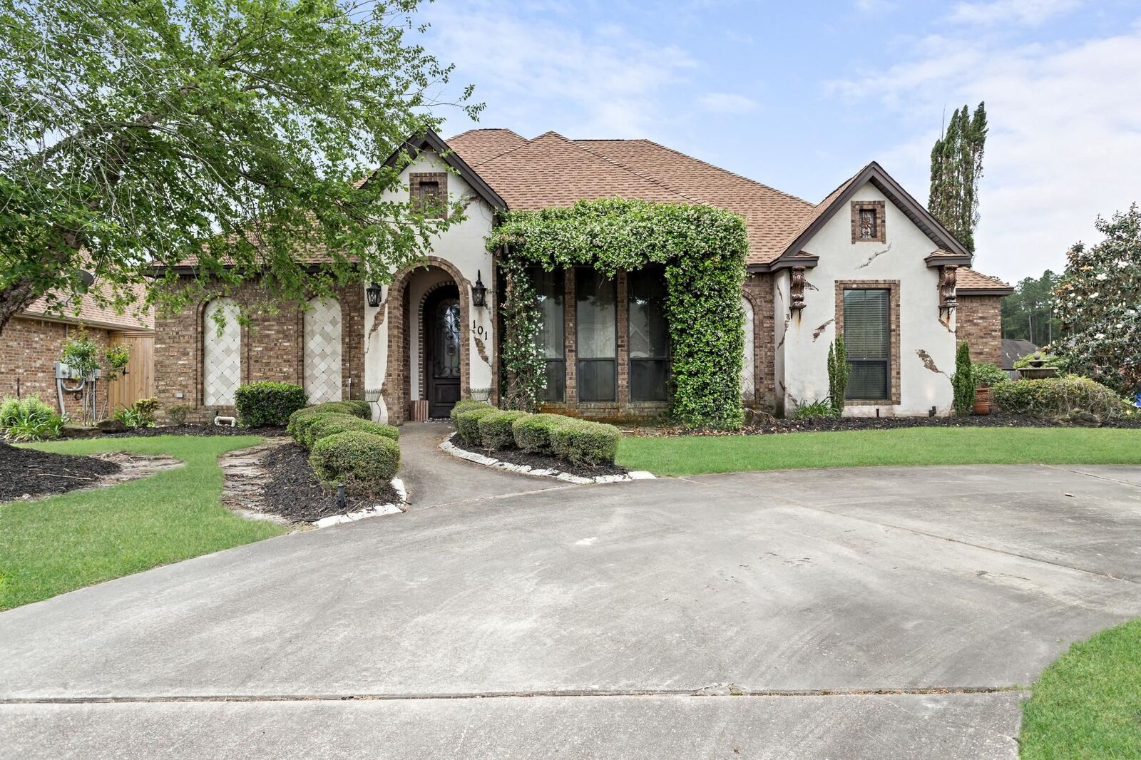 Property Photo: 101 Sir Cameron TX 77657