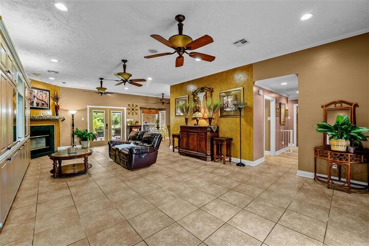Property Photo:  6917 Shadow Lane  LA 70605 