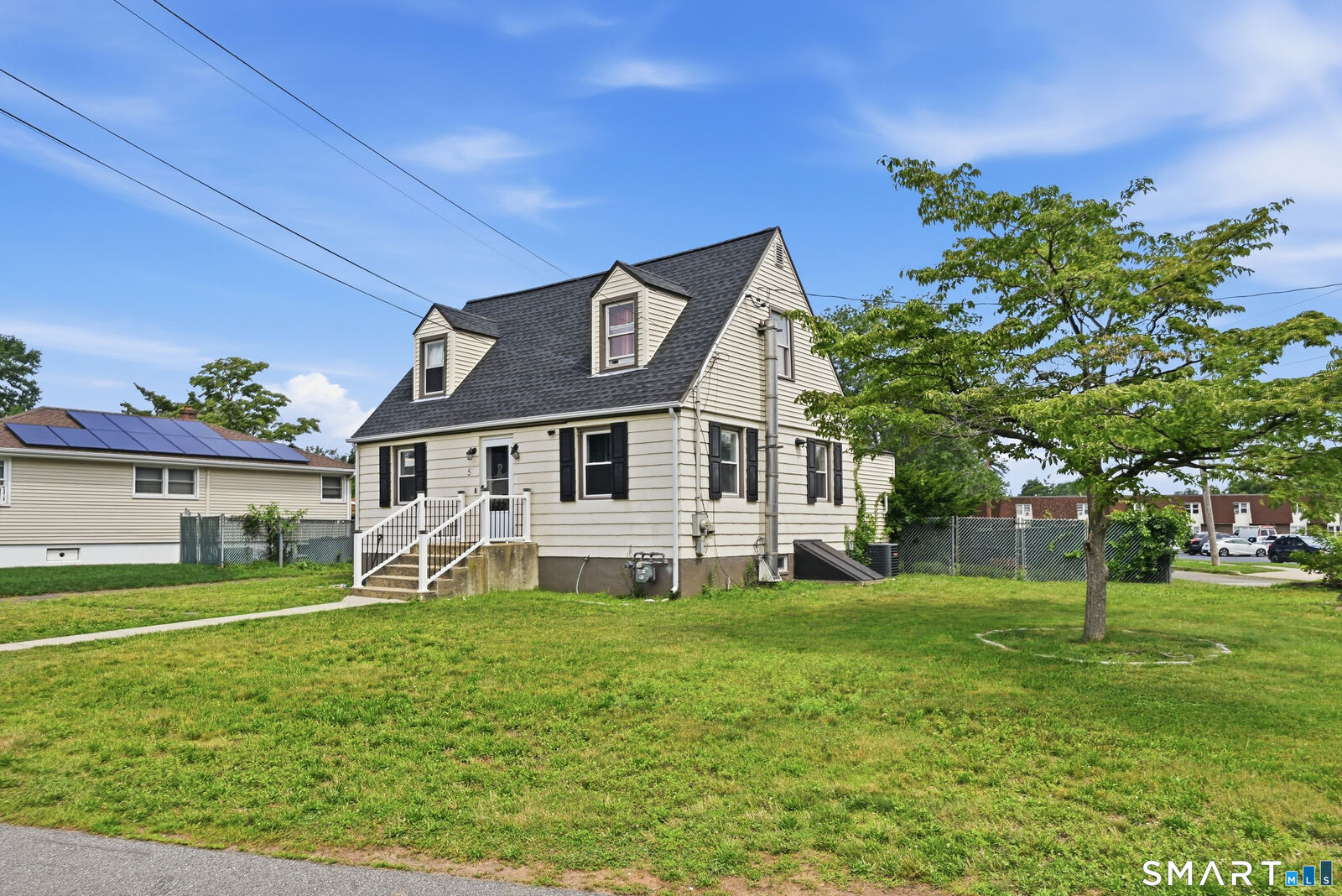 Property Photo:  5 Victor Street  CT 06512 