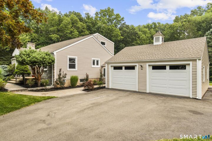 Property Photo: 40 Rolling Ridge Road CT 06477
