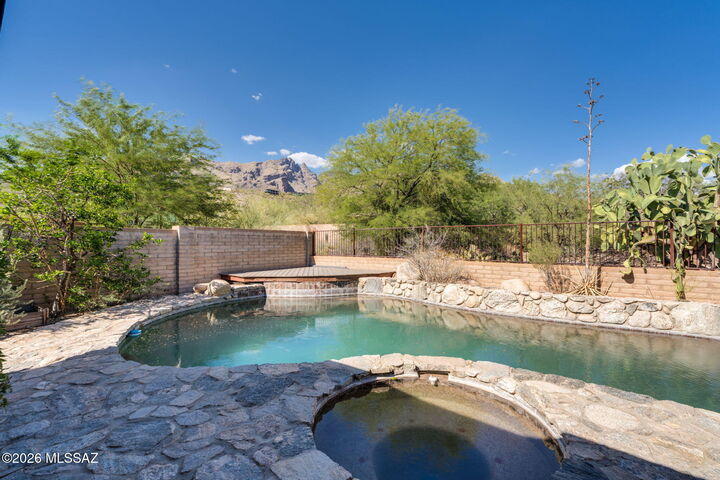 Property Photo:  3575 E Ventana Canyon Drive  AZ 85718 