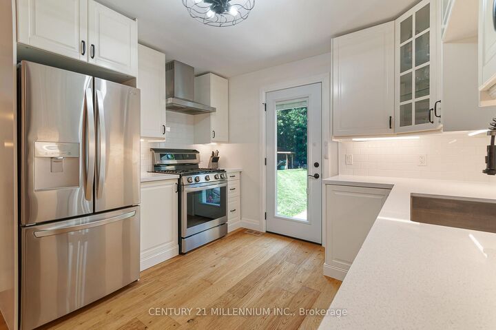Property Photo: 850 Muskoka Road N ON P1P 1C1