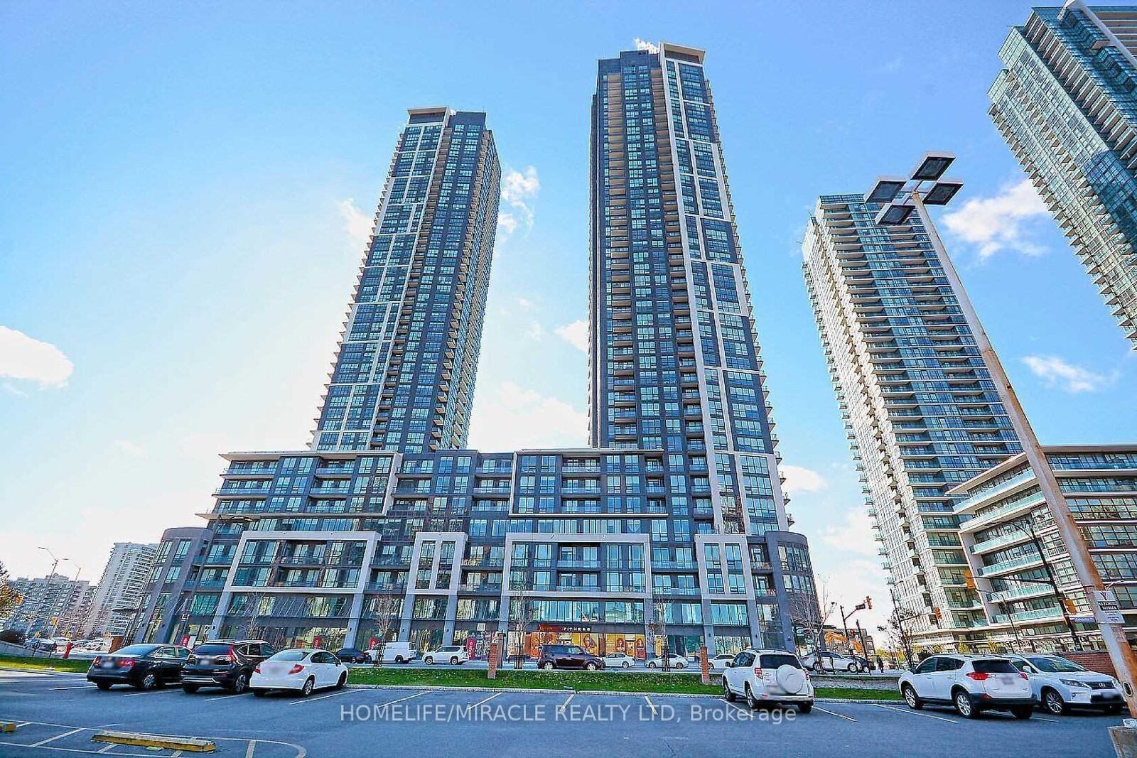 Property Photo:  510 Curran Place 1603  ON L5B 0J8 