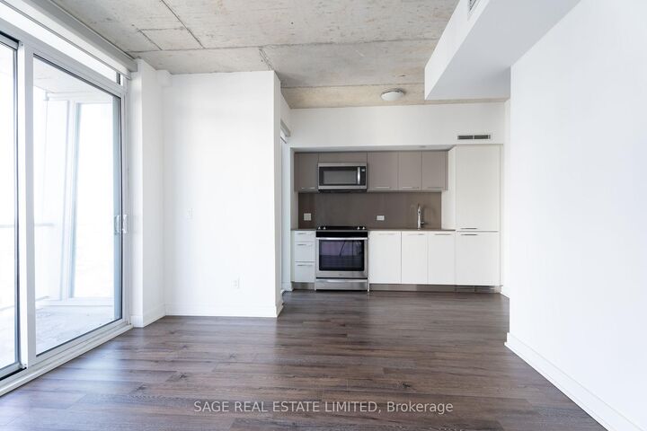 Property Photo:  15 Baseball Place 1102  ON M4M 0E6 