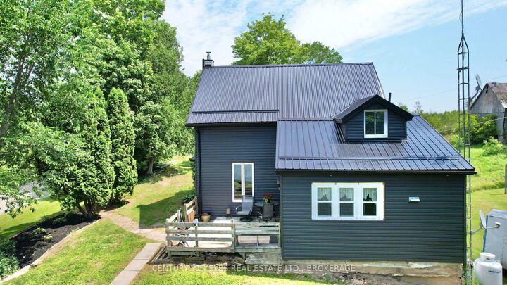 Property Photo: 129 Mountain Street ON K0E 1R0