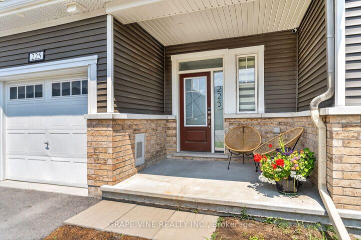 Property Photo: 225 Billrian Crescent ON K2S 3A5