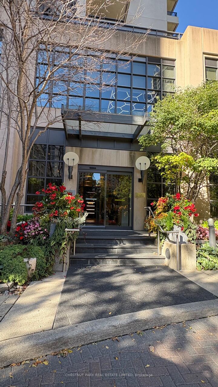 Property Photo:  500 Doris Avenue Th3  ON M2N 0C1 