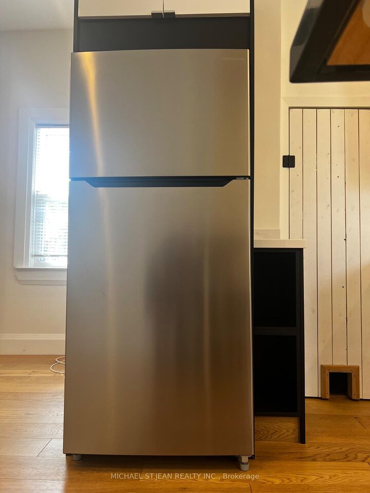 Property Photo: 158 Wellington Street S 2 ON L8N 2R4