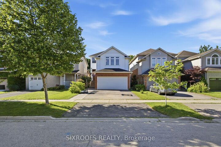 Property Photo: 414 Havendale Crescent ON N2T 2T3