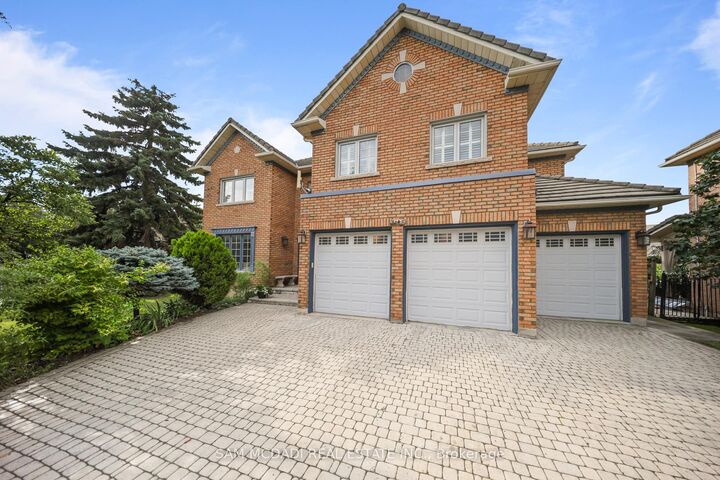 Property Photo: 5109 Elderview Court ON L5M 5A9