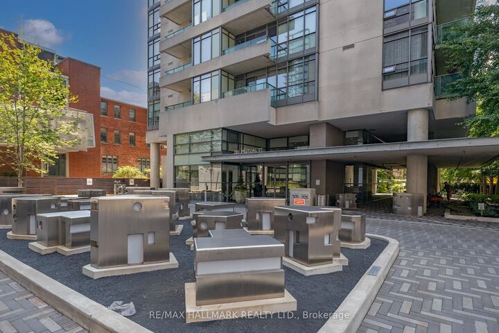 Property Photo: 281 Mutual Street 1506 ON M4Y 3C4
