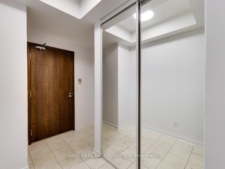 Property Photo:  438 Richmond Street W 910  ON M5V 3S6 