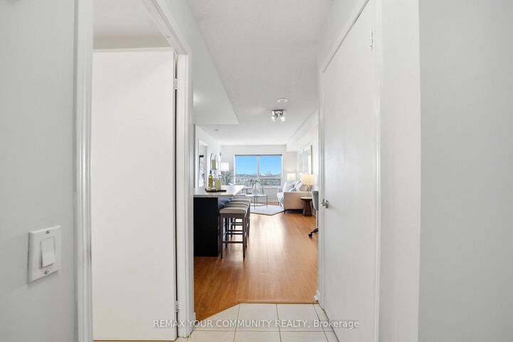 Property Photo: 60 Heintzman Street 2102 ON M6P 5A1
