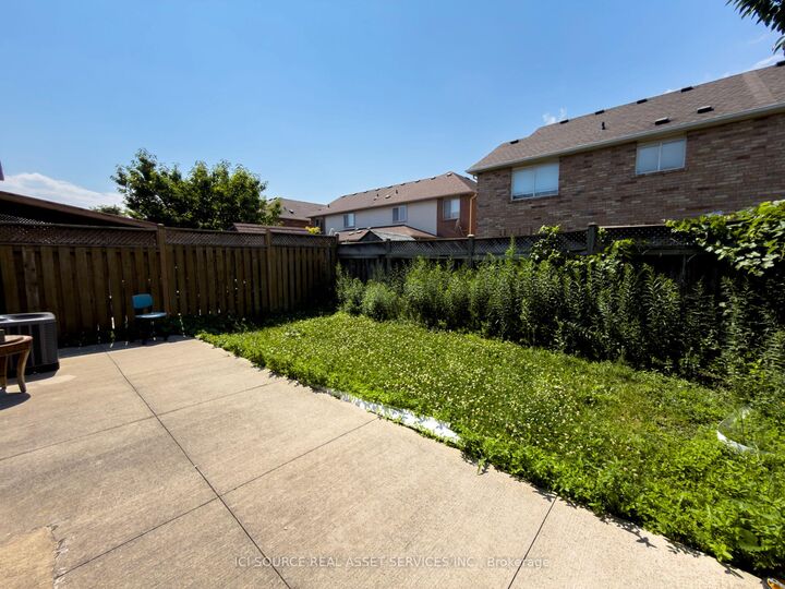 Property Photo:  1573 Evans Terrace  ON L9T 5J4 