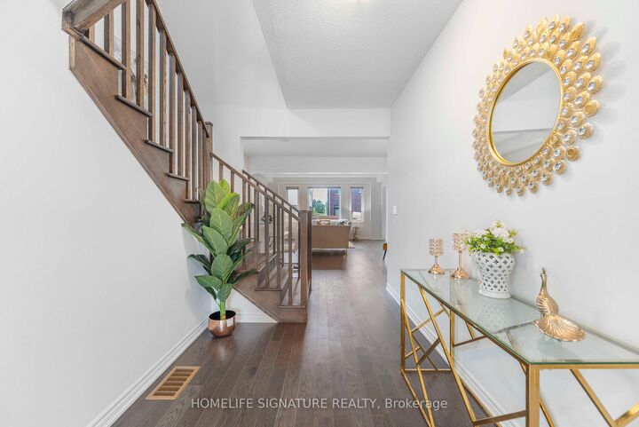 11 Ludlow Drive — photo 1