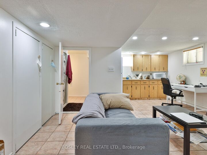 Property Photo: 283 Davisville Avenue Lower ON M4S 1H1