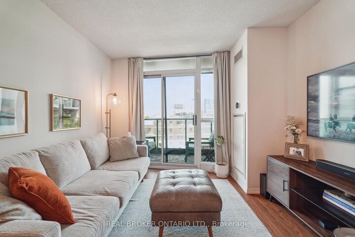 231 Fort York Boulevard 615 — photo 1