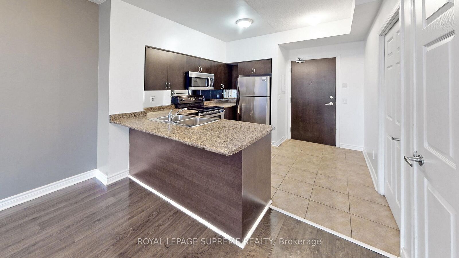 Property Photo:  388 Prince Of Wales Drive 1505  ON L5B 0A1 