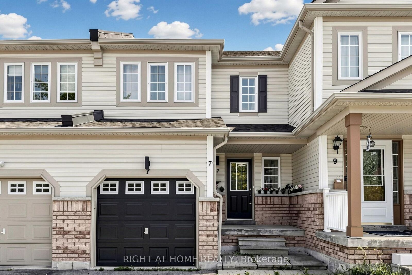 Property Photo: 7 Macmillan Avenue ON L1R 3H4