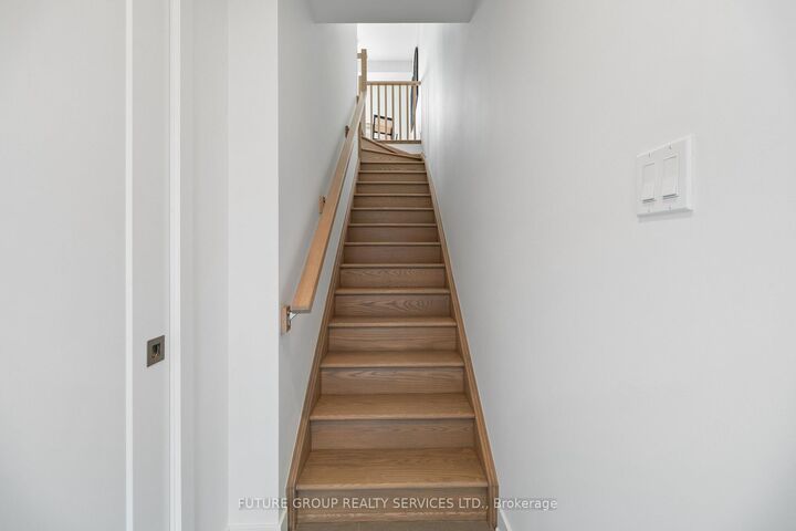 Property Photo:  34 Poplar Avenue Unit 3  ON M9B 3R4 