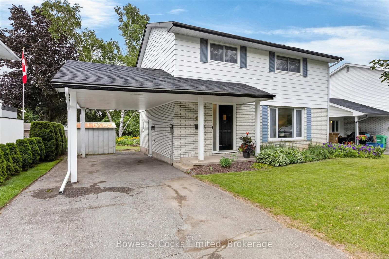 Property Photo: 1228 Bathurst Street ON K9H 6X5