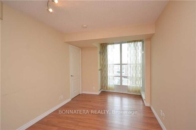 Property Photo: 33 Elm Drive 1506 ON L5B 4M2