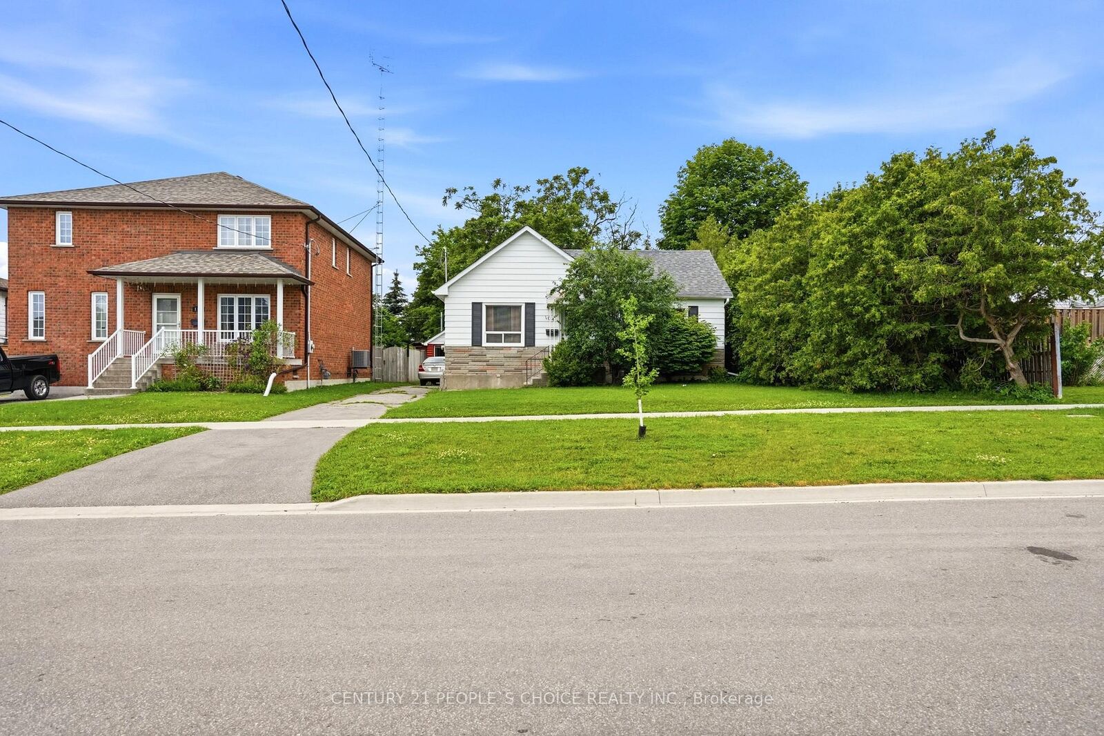 Property Photo: 104 Grenfell Street ON L1J 4W2