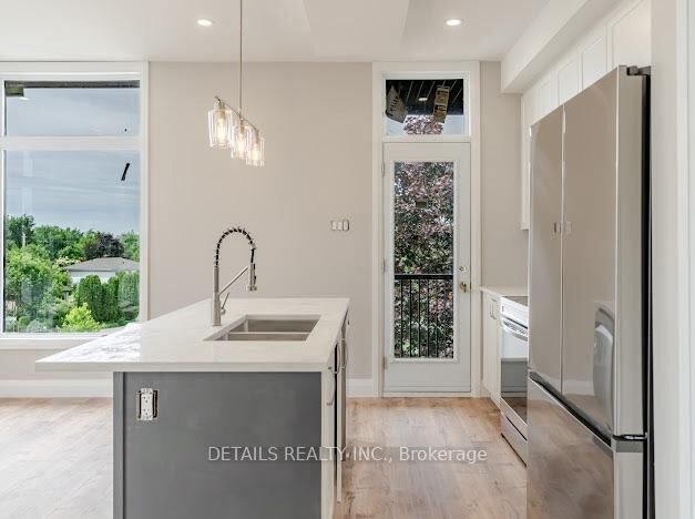 Property Photo:  659 Donat Street 201  ON K1K 3L8 