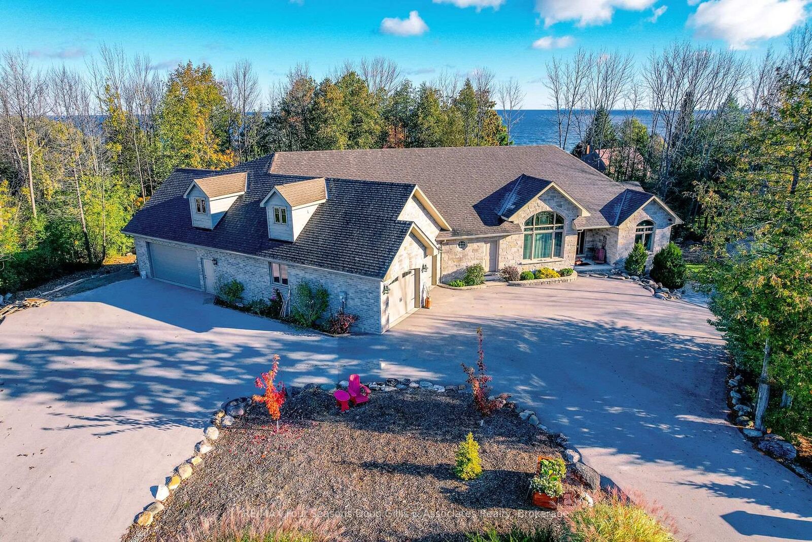 Property Photo: 135 Algonquin Drive ON N4L 0A7