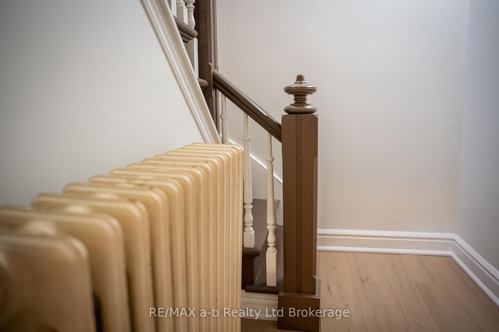 Property Photo:  390 Ontario Street Upper  ON N5A 3H9 