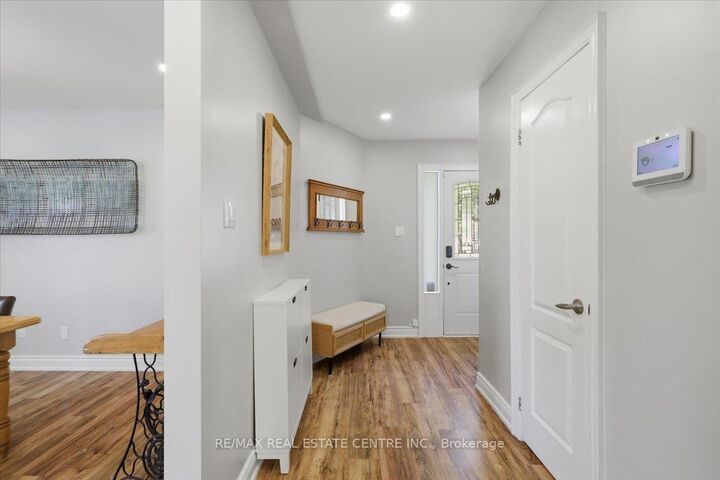 Property Photo:  315 Woodlawn Crescent  ON L9T 4V8 