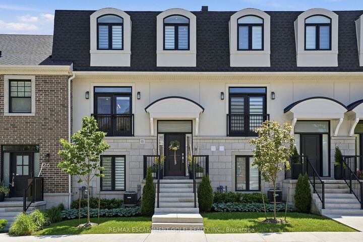 24 Willowbank Common — photo 1