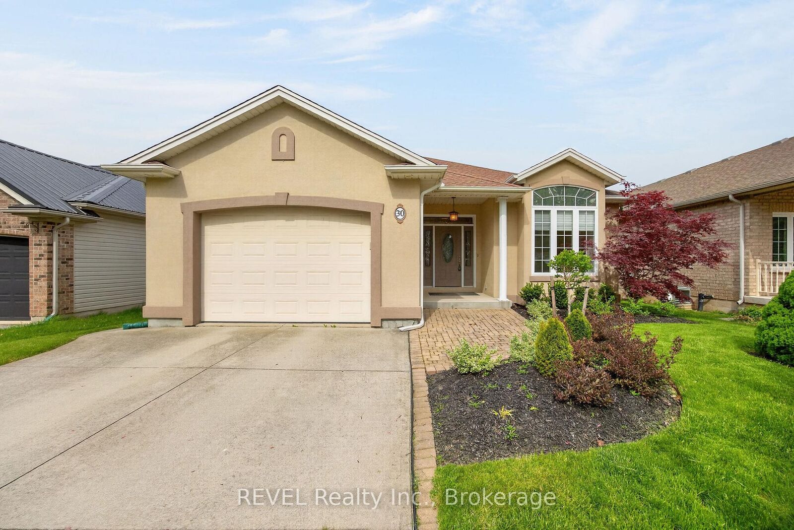 Property Photo: 30 Bianca Drive ON L0S 1T0