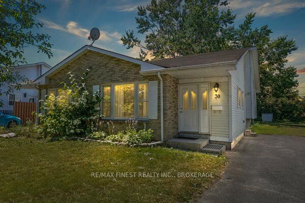 30 Woodstone Crescent — photo 1