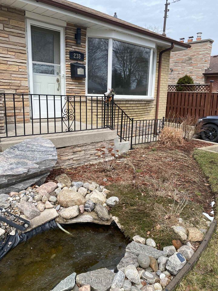 Property Photo: 238 Burnside Drive ON N5V 1B9