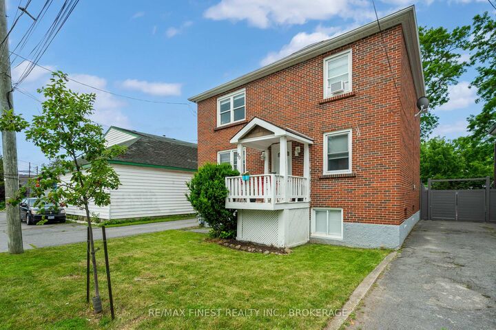 Property Photo: 80 Thomas Street ON K7K 2E3