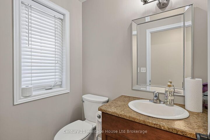 Property Photo: 734 Frontenac Crescent ON N4V 0B1