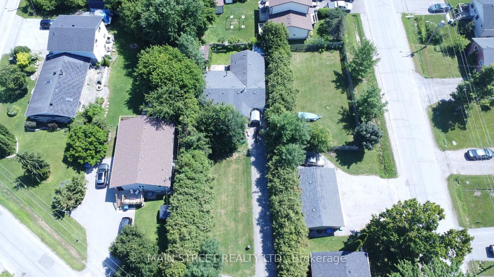 Photo de la propriété:  467 Lake Drive S  ON L4P 1R2 