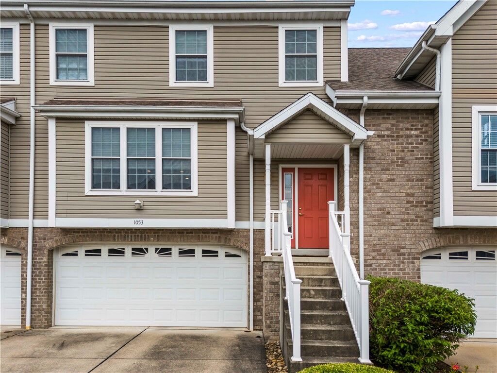 Property Photo:  1053 Waterford Ct  E  PA 15317 