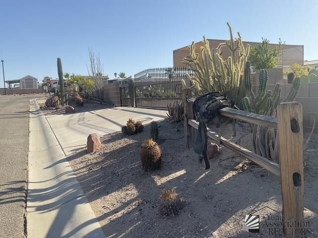 Property Photo: 10415 Mohave Trail AZ 85356