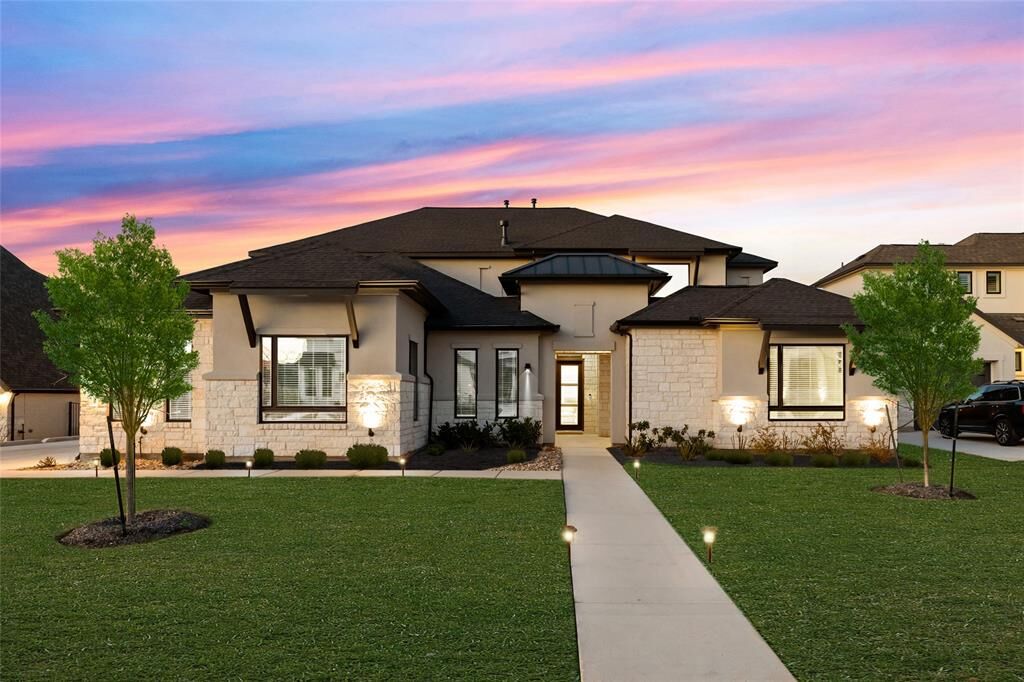 Property Photo: 204 Roseleaf Court TX 78642